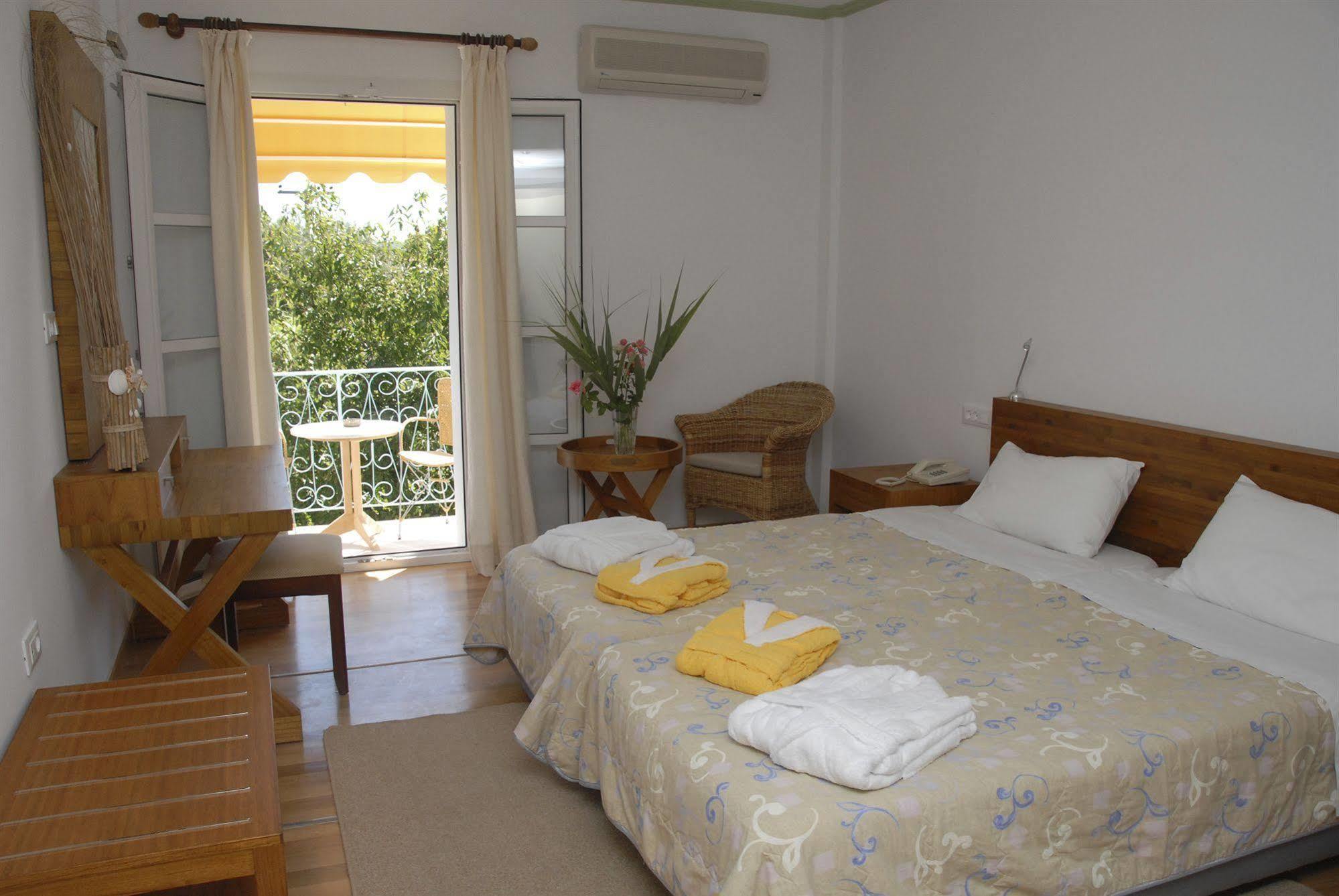 Ionian Princess Suites Hotel Acharavi  Zimmer foto